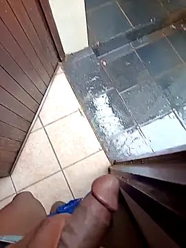 Snapshot of Dickxro chatting on February 13, 7:37 am Dickxro online show from February 13, 7:37 am