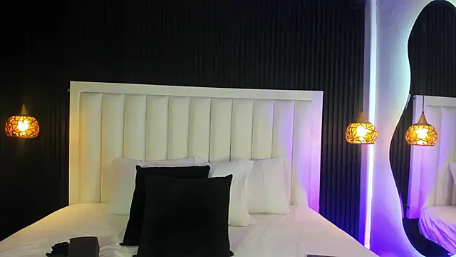 PandoraMiller online show from March 3, 5:08 pm