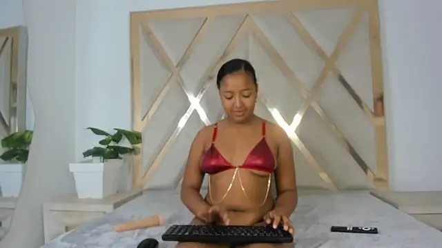 sweetdesireasm online show from February 3, 6:40 am