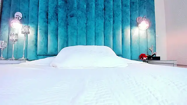 mia ellieth online show from February 22, 8:18 pm