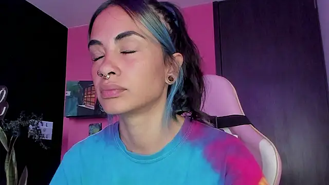 Snapshot of azula_lillet chatting on February 3, 9:53 pm azula lillet online show from February 3, 9:53 pm