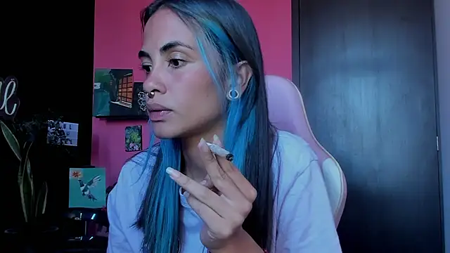 Snapshot of azula_lillet chatting on February 18, 8:38 pm azula lillet online show from February 18, 8:38 pm