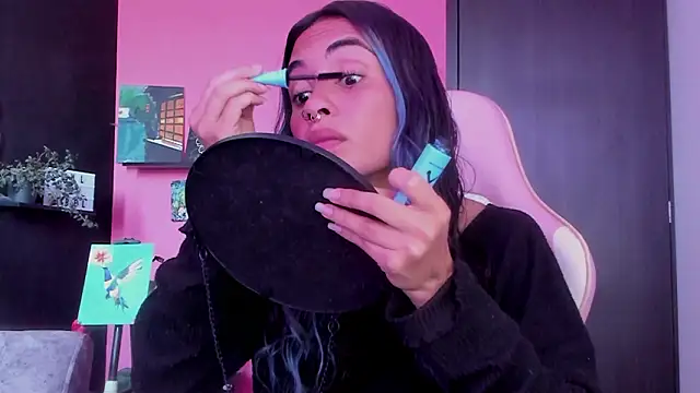 Snapshot of azula_lillet chatting on February 25, 4:38 pm azula lillet online show from February 25, 4:38 pm