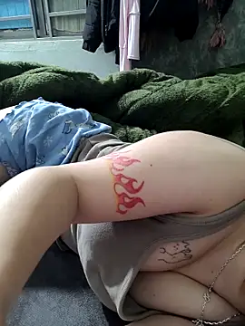 -LunaLust online show from March 10, 11:48 am