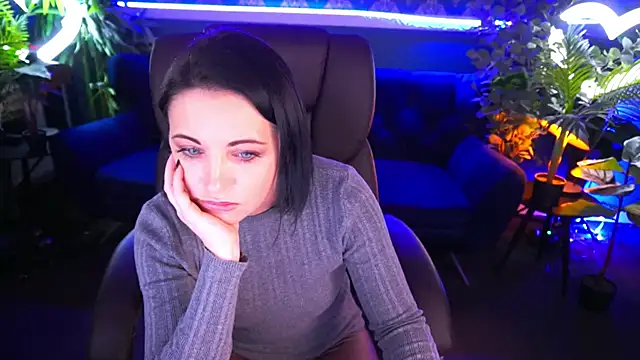 Dafni Monn online show from January 12, 7:00 am