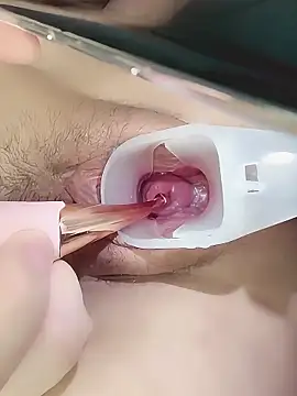 Snapshot of running_55 chatting on February 4, 6:52 am running 55 online show from February 4, 6:52 am