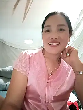 Snapshot of yu--yo chatting on April 20, 10:51 am yu--yo online show from April 20, 10:51 am