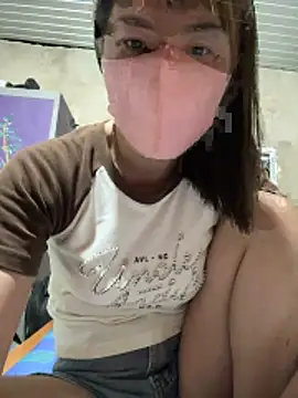 Snapshot of July-love chatting on February 18, 2:02 pm July-love online show from February 18, 2:02 pm