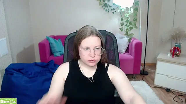 Snapshot of kuri_u chatting on February 5, 8:41 am kuri u online show from February 5, 8:41 am