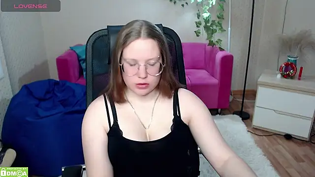 Snapshot of kuri_u chatting on February 9, 9:02 am kuri u online show from February 9, 9:02 am