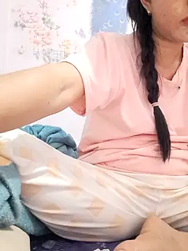 Snapshot of EmilyShow_96 chatting on February 8, 6:00 pm EmilyShow 96 online show from February 8, 6:00 pm