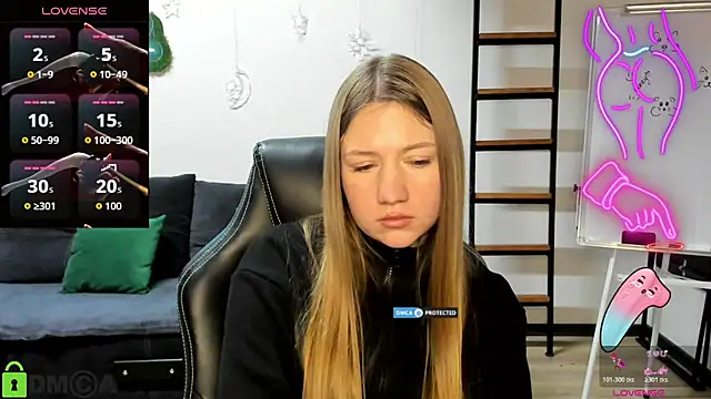 LovelyyLola online show from January 16, 2:54 pm