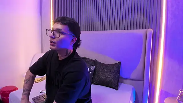 SamuParker online show from January 10, 3:30 am