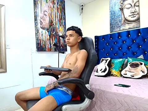 angelcutexx18 online show from April 23, 8:11 pm