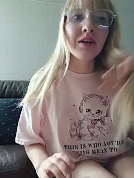 BunnySnowFlake online show from April 8, 8:42 pm