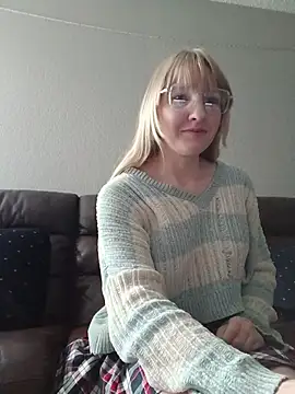 BunnySnowFlake online show from April 11, 11:09 pm