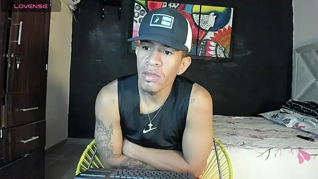 Snapshot of antonio_aguilarx chatting on July 4, 12:00 pm antonio aguilarx online show from July 4, 12:00 pm