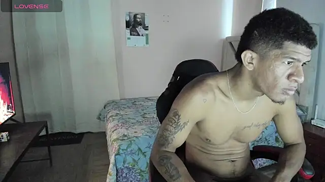 Snapshot of antonio_aguilarx chatting on July 15, 3:17 pm antonio aguilarx online show from July 15, 3:17 pm
