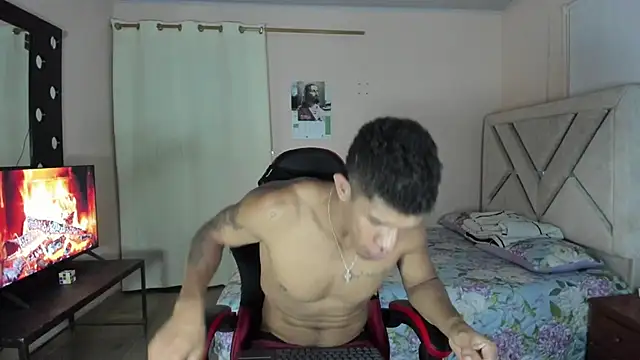 Snapshot of antonio_aguilarx chatting on July 21, 12:57 am antonio aguilarx online show from July 21, 12:57 am