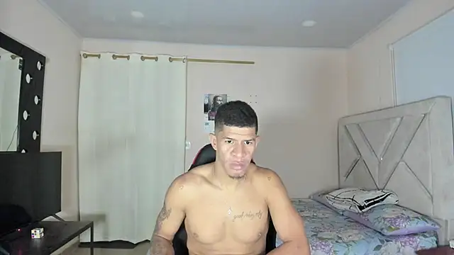 Snapshot of antonio_aguilarx chatting on July 25, 11:13 pm antonio aguilarx online show from July 25, 11:13 pm