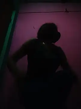 larahotg online show from January 18, 4:44 pm