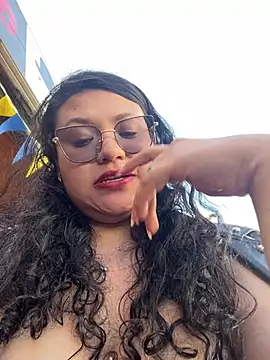 mavievil- online show from June 14, 8:44 pm