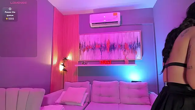 Snapshot of lilian_vergara chatting on January 15, 7:50 pm lilian vergara online show from January 15, 7:50 pm