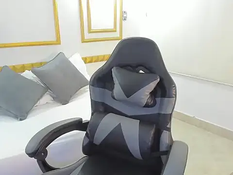 bella fernand online show from February 2, 7:01 pm