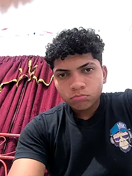 Snapshot of VersedChip chatting on January 8, 12:57 am VersedChip online show from January 8, 12:57 am