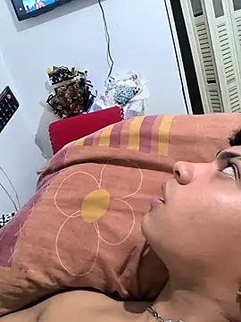 Snapshot of VersedChip chatting on February 13, 6:42 am VersedChip online show from February 13, 6:42 am