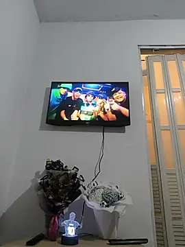 Snapshot of VersedChip chatting on February 16, 4:41 am VersedChip online show from February 16, 4:41 am