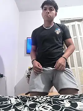 Snapshot of VersedChip chatting on February 20, 10:10 pm VersedChip online show from February 20, 10:10 pm