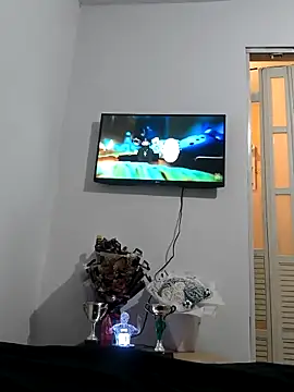 Snapshot of VersedChip chatting on February 24, 11:25 pm VersedChip online show from February 24, 11:25 pm