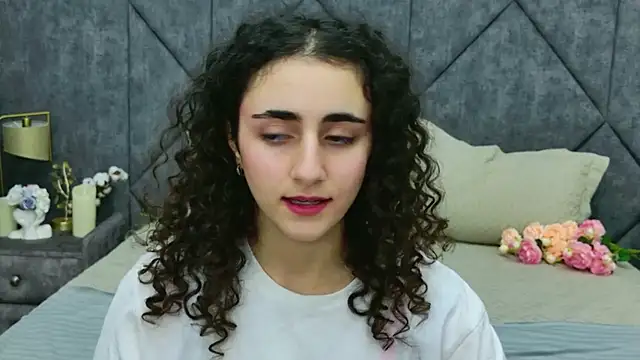 Snapshot of Susan_Fors chatting on February 15, 6:21 am Susan Fors online show from February 15, 6:21 am