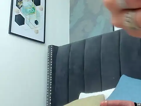 Anikka Albrite  online show from March 26, 1:17 pm