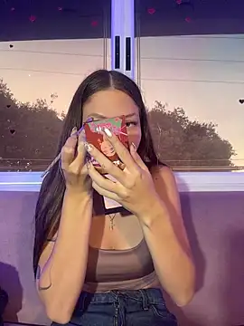 EmmaJhoons online show from March 1, 11:56 am