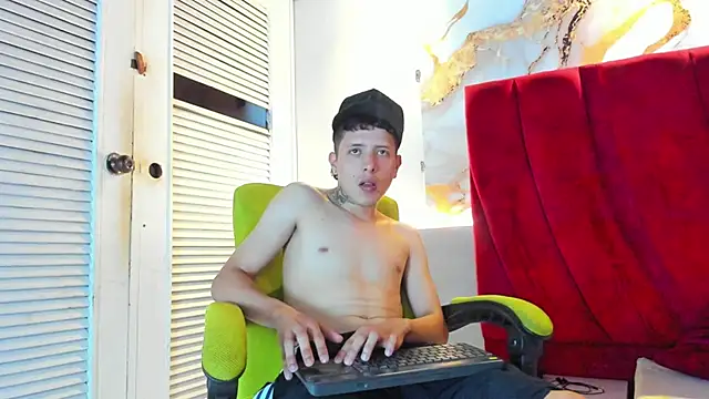 ESTEBAN 2102 online show from January 10, 7:48 pm