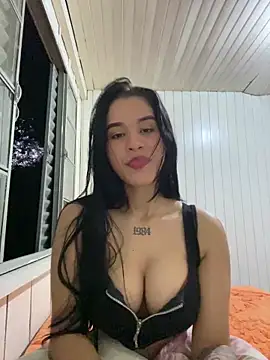 aslhey sandova online show from March 24, 10:04 pm