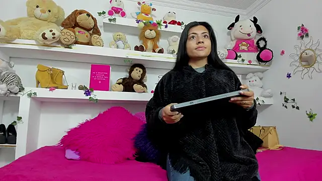 maira diazz online show from February 13, 12:34 pm