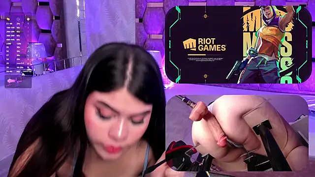 IsabellaBlow online show from March 30, 1:45 pm