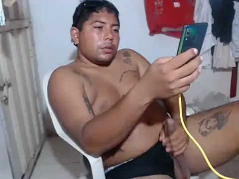 Snapshot of master_juju1924 chatting on February 20, 6:26 am master juju1924 online show from February 20, 6:26 am