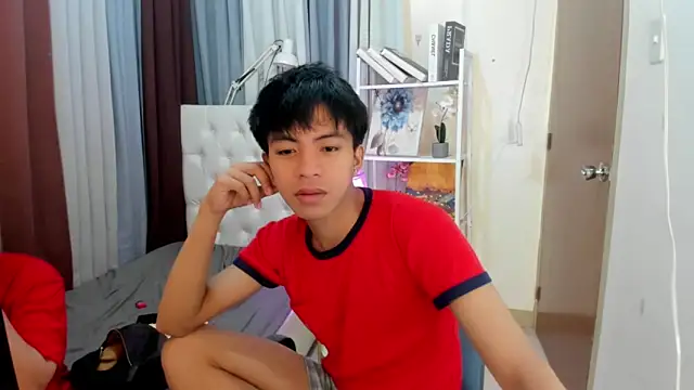 davincihugecock online show from April 16, 5:47 pm