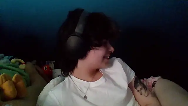 quwuinnie333 online show from January 15, 3:11 am