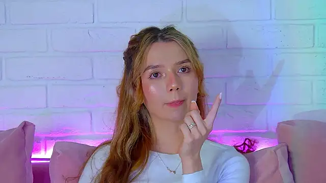 VanessaVienne online show from February 19, 4:19 am