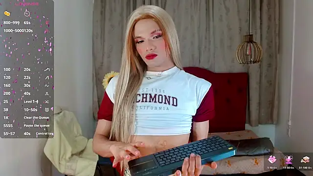 Snapshot of Isabella_Kirk chatting on January 14, 7:41 pm Isabella Kirk online show from January 14, 7:41 pm