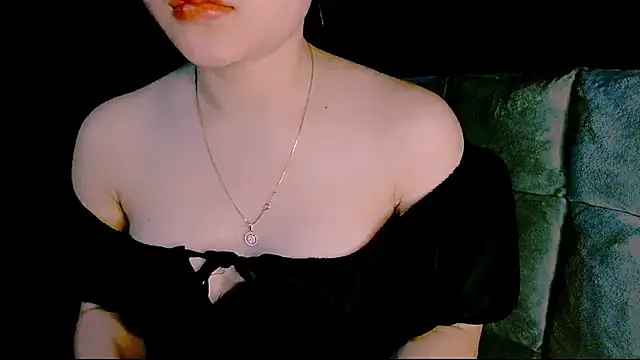 Snapshot of ting_368 chatting on May 16, 1:43 pm ting 368 online show from May 16, 1:43 pm