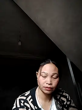 Snapshot of miray- chatting on February 3, 6:40 am miray- online show from February 3, 6:40 am