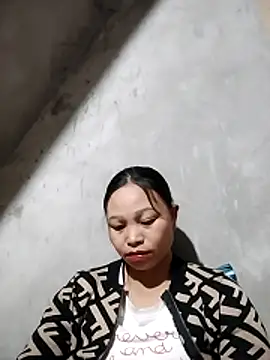 Snapshot of miray- chatting on February 3, 8:14 pm miray- online show from February 3, 8:14 pm