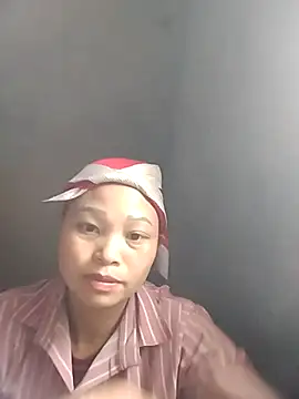 Snapshot of miray- chatting on February 7, 9:35 am miray- online show from February 7, 9:35 am