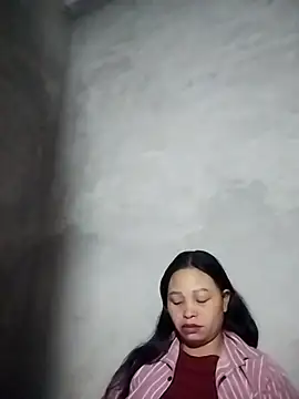 Snapshot of miray- chatting on February 7, 9:40 pm miray- online show from February 7, 9:40 pm